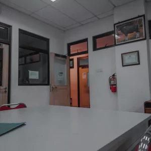 low price hot desks in Chennai