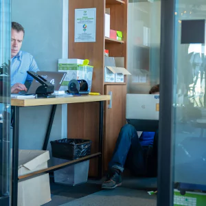 benefits of plug and play office for freelancers