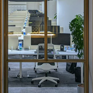 benefits of plug and play office for freelancers